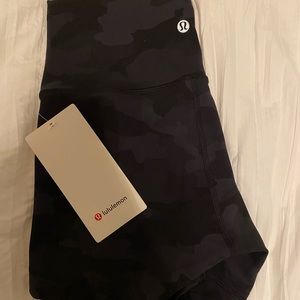 Wunder Train High-Rise Short 4”